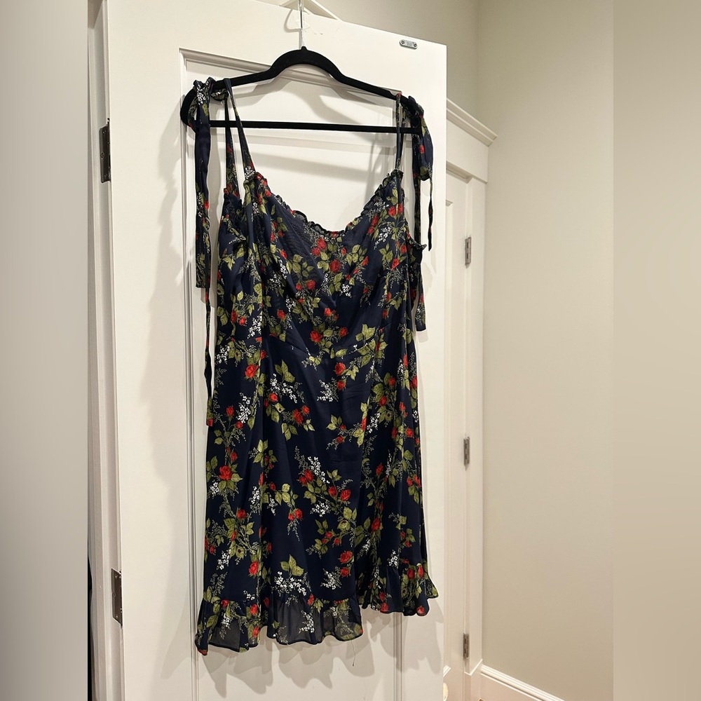 Reformation Christine dress navy floral size L